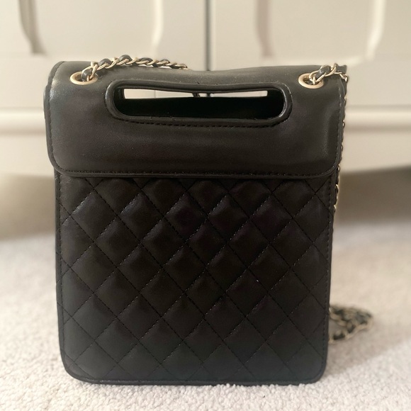 Quilted Black Leather Bag with Gold Chain Strap - Picture 1 of 15
